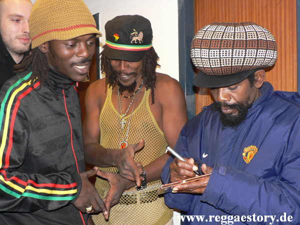 Black Dillinger, Rasta Voice, Cocoa Tea