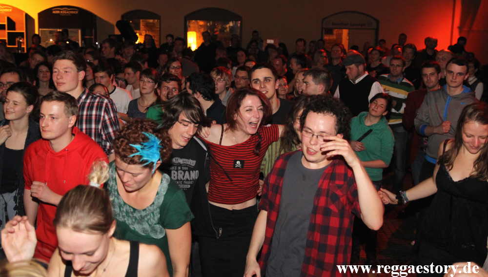Yellow Umbrella - Nikolaus Reggae Party 2011