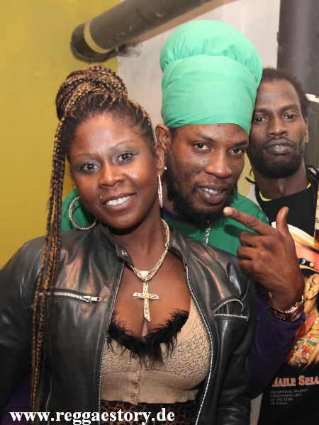 Ann Shakes & Jah Mason