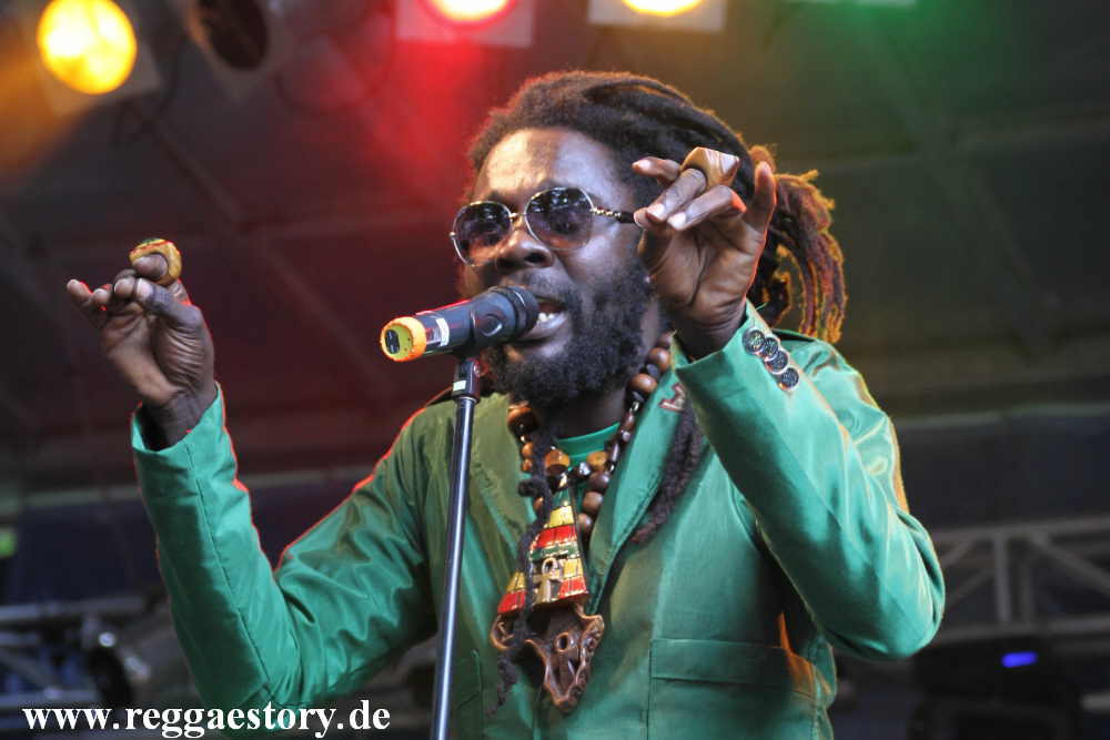 Jah Bouks