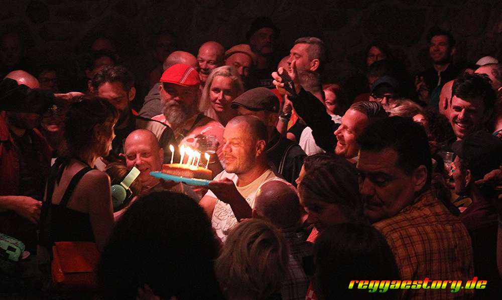 @ The Hotknives - Birthday - TIS 2025