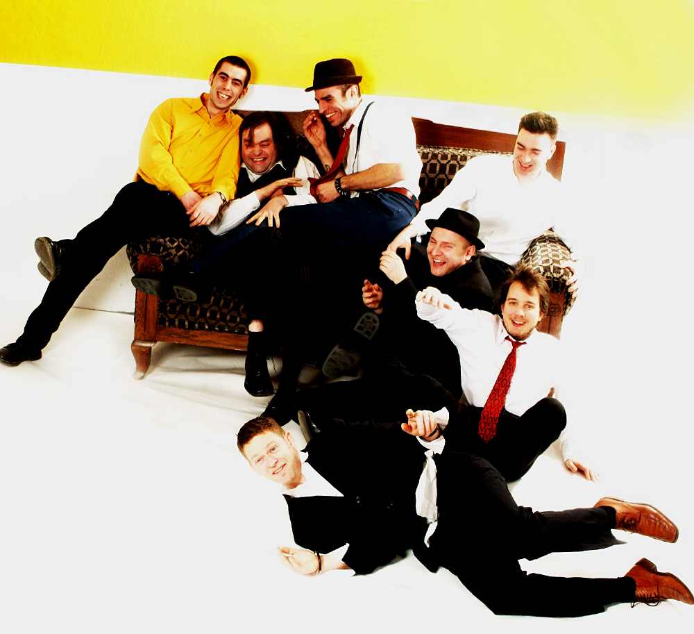 Yellow Umbrella 2005