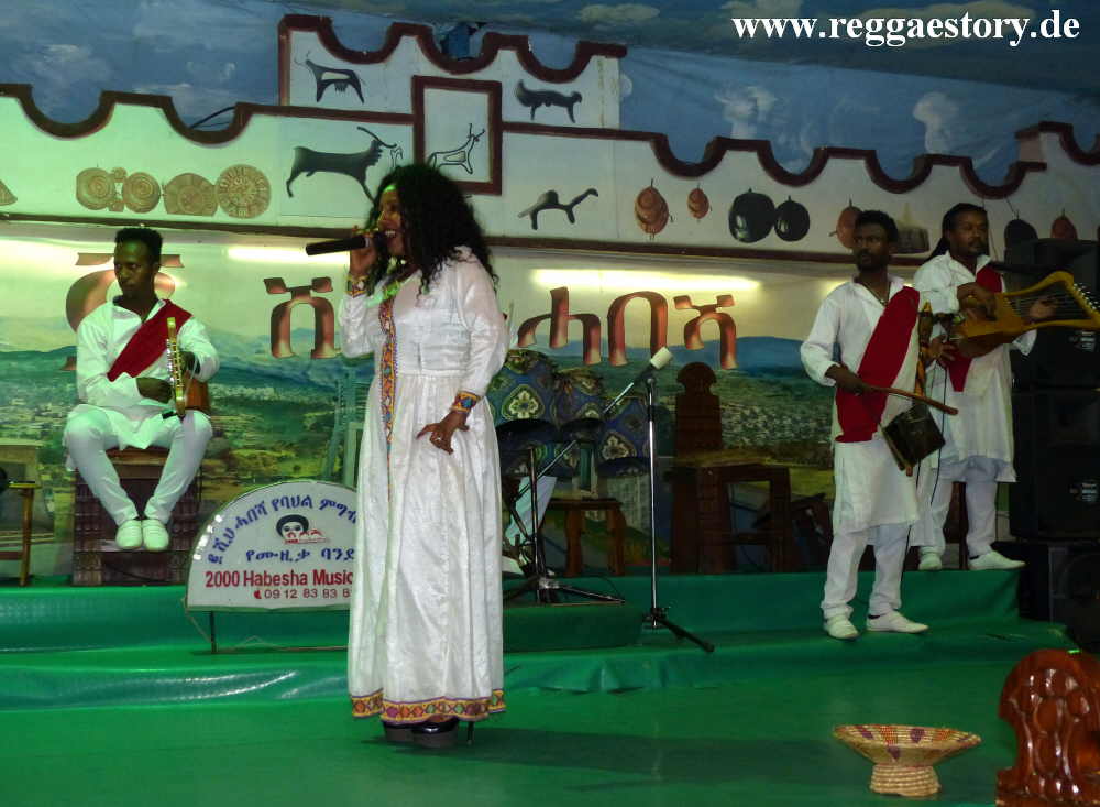 2000 Habesha Cultural Restaurant - Addis Ababa