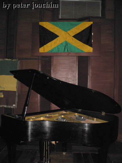 Tuff Gong - Bob Marleys Piano