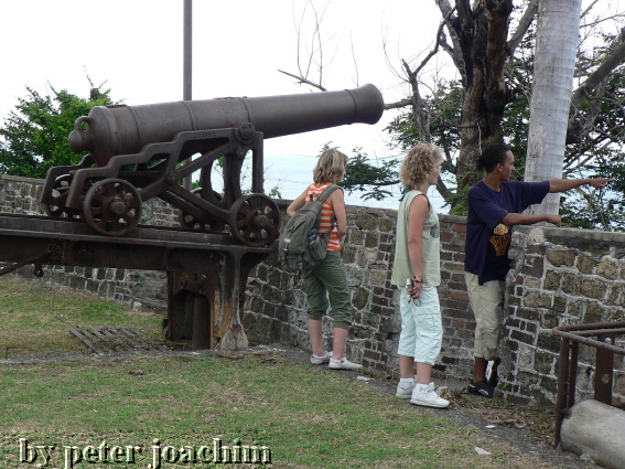 Morant Bay - Kanonen auf der Bastion hinter dem Courthouse.